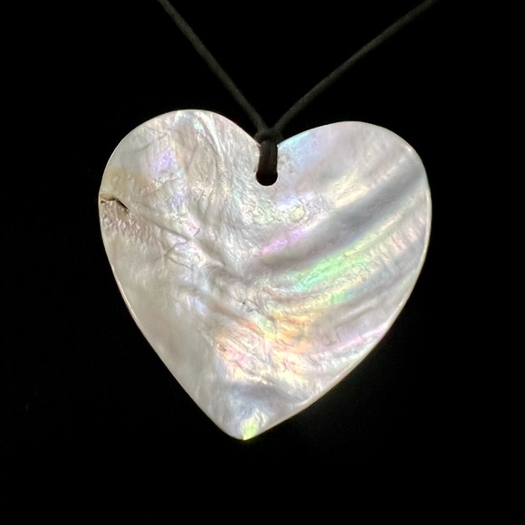 Y2K Abalone Heart Pendant Necklace - Picture 5 of 9